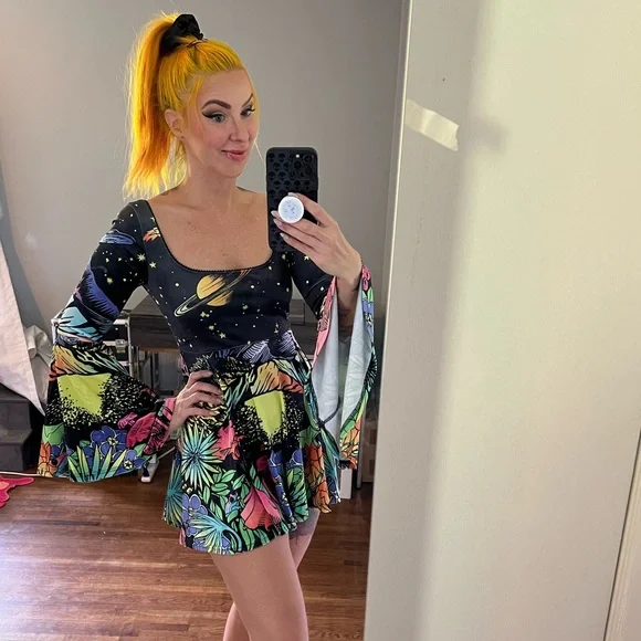 Ethereal world bell sleeve dress size small. - Picture 8 of 12